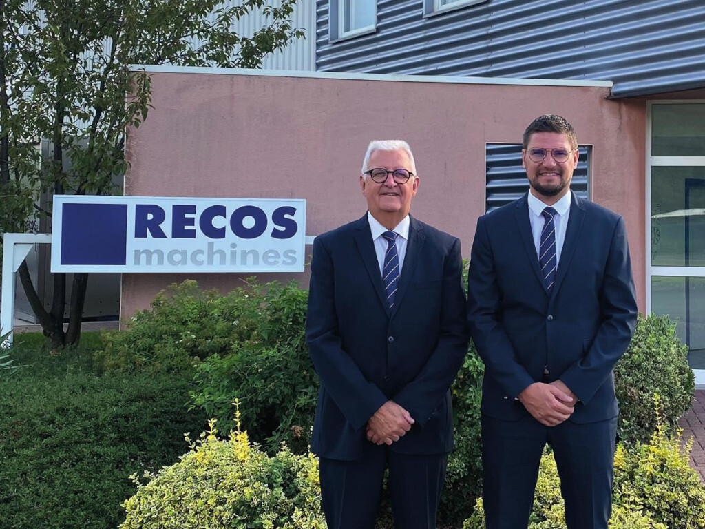 Devant les locaux de Recos Machines, Claude Weiss, Président et Yannick Weiss, Directeur Général